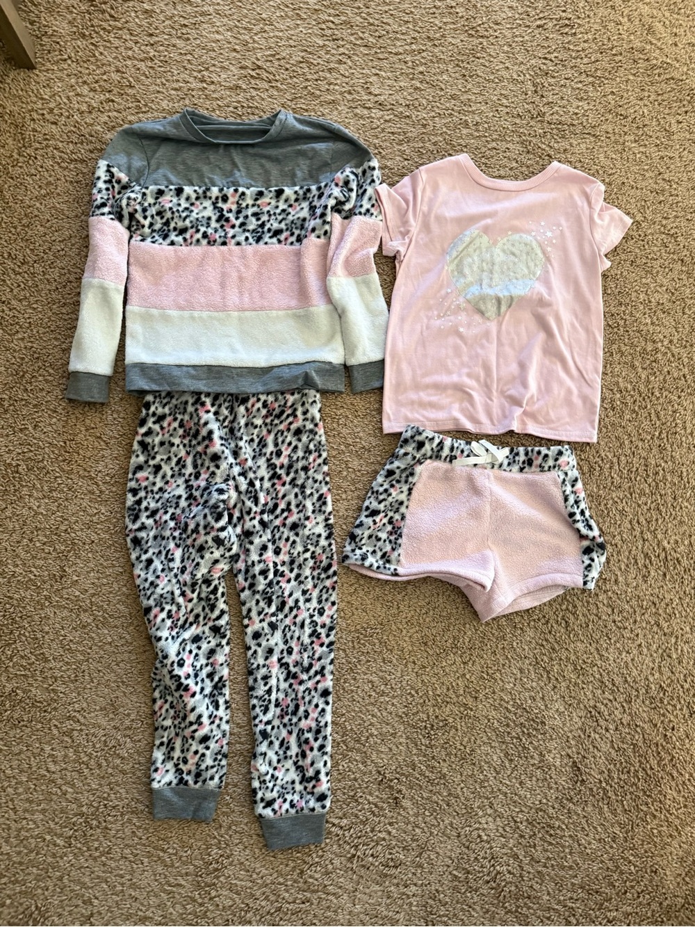 BCBG Girls Pink, Gray and White Leopard 4-Piece Fleece Pajama Set. Size 7/8